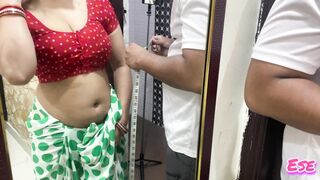 Desi Tharki Darzi Ne Mauka Ka Faida Uthakar Bhabhi ki kari chudai