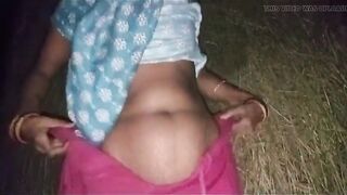 village bhabhi urineing at night